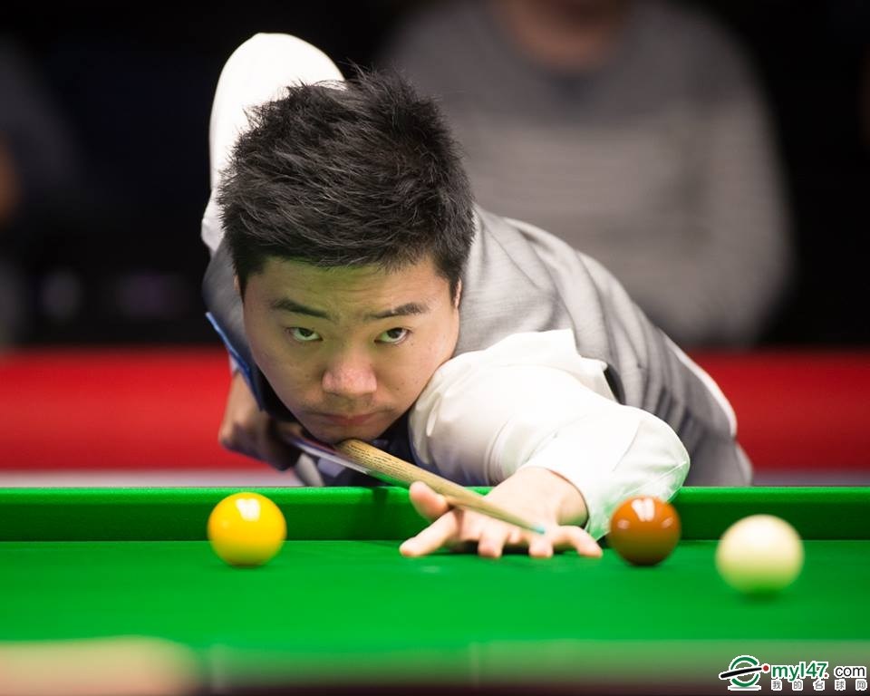 中场压制占 中场压制占